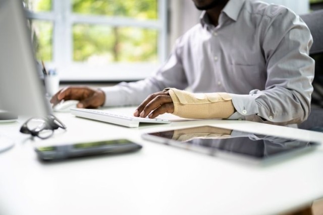 office worker broken arm