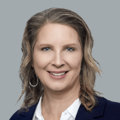 lauri floresca headshot